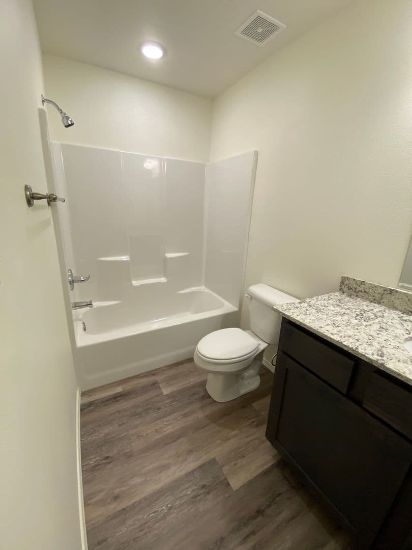 Fayetteville Apartment: 4211 Sante Fe Square