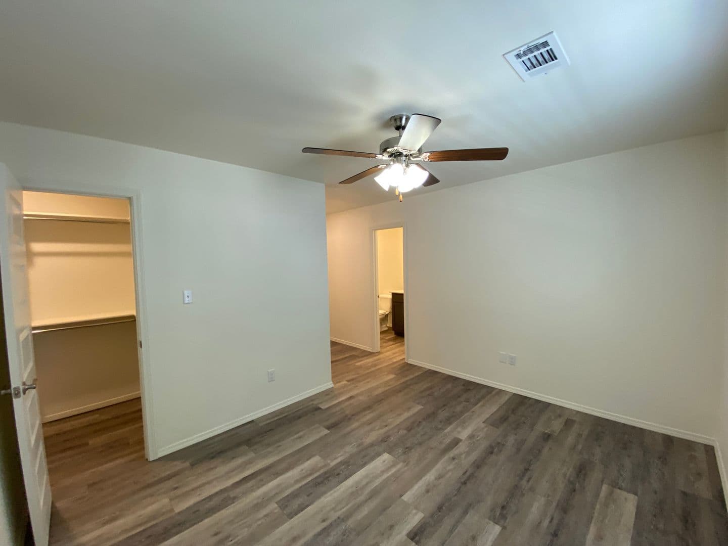 Fayetteville Apartment: 4211 Sante Fe Square