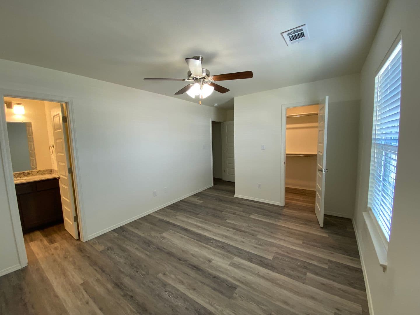 Fayetteville Apartment: 4211 Sante Fe Square
