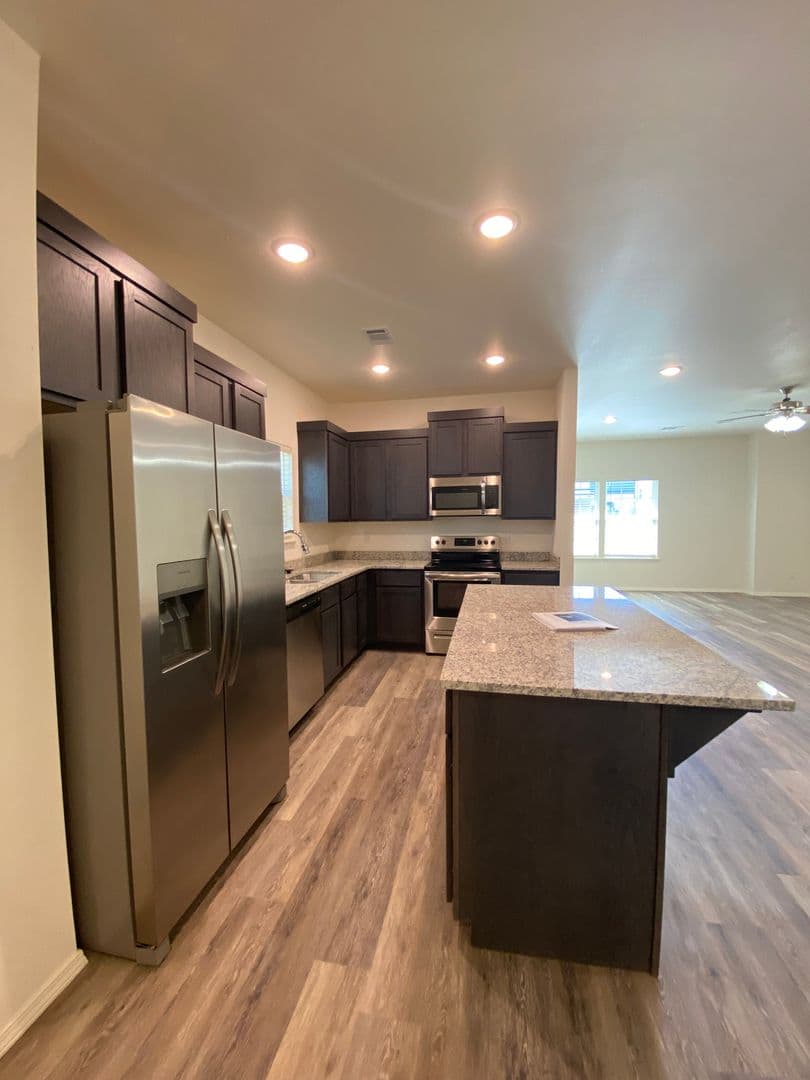 Fayetteville Apartment: 4211 Sante Fe Square
