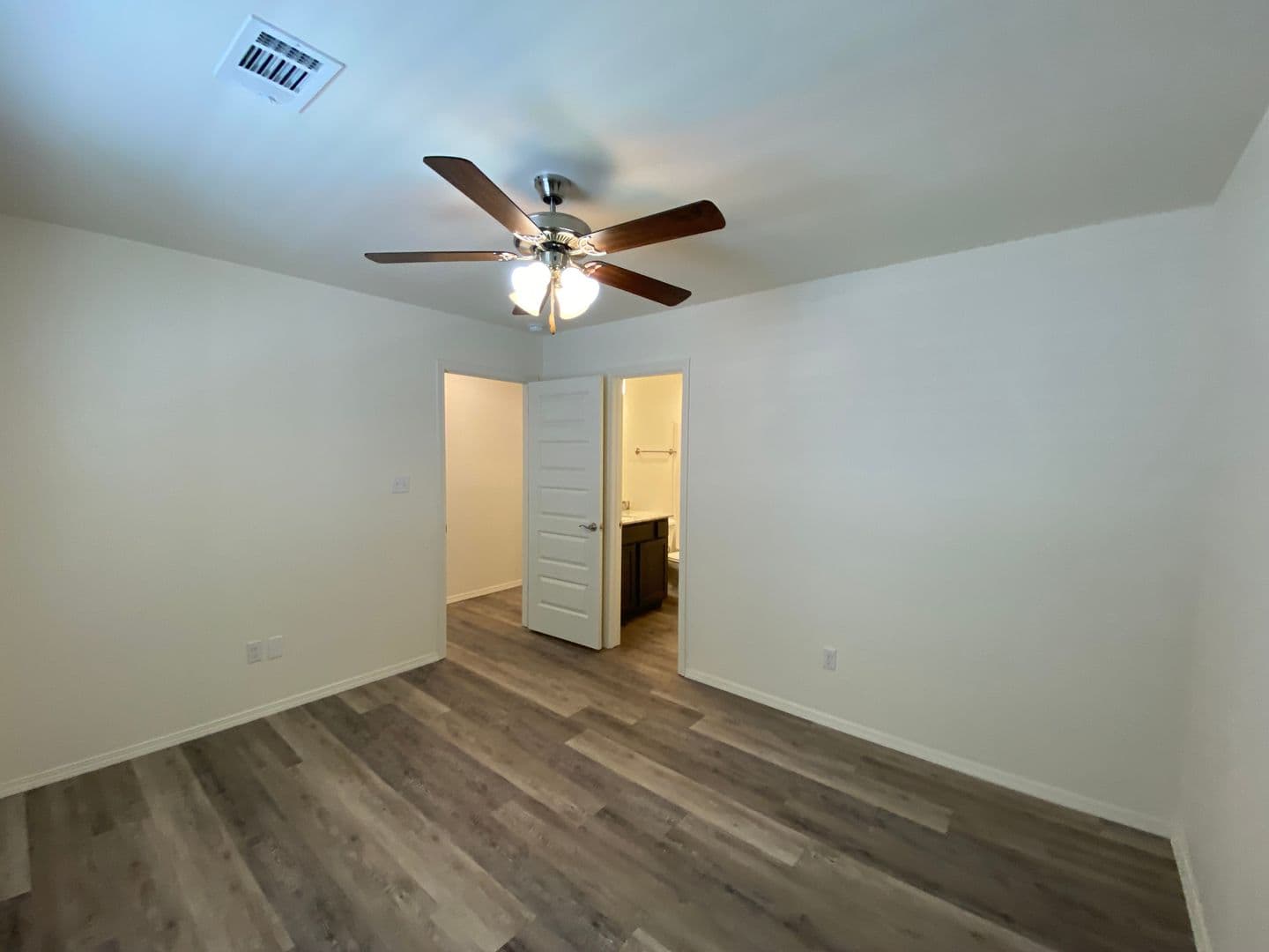 Fayetteville Apartment: 4211 Sante Fe Square