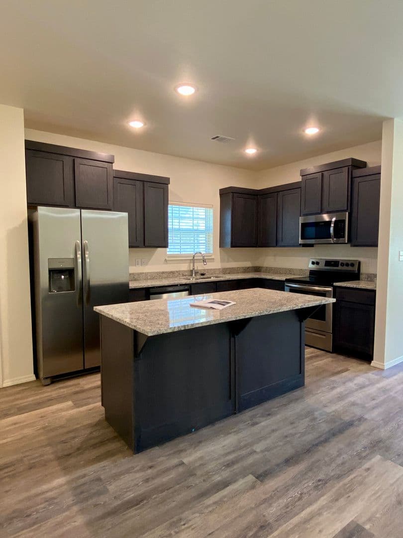 Fayetteville Apartment: 4211 Sante Fe Square
