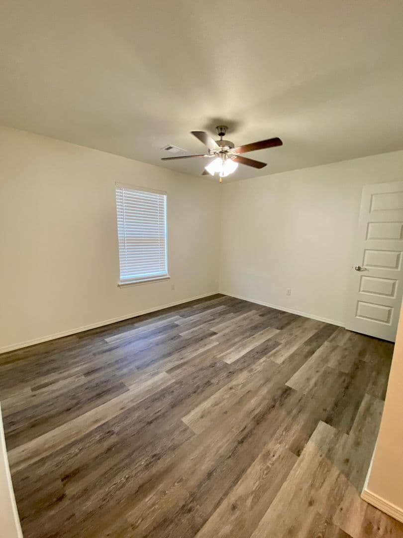 Fayetteville Apartment: 4211 Sante Fe Square