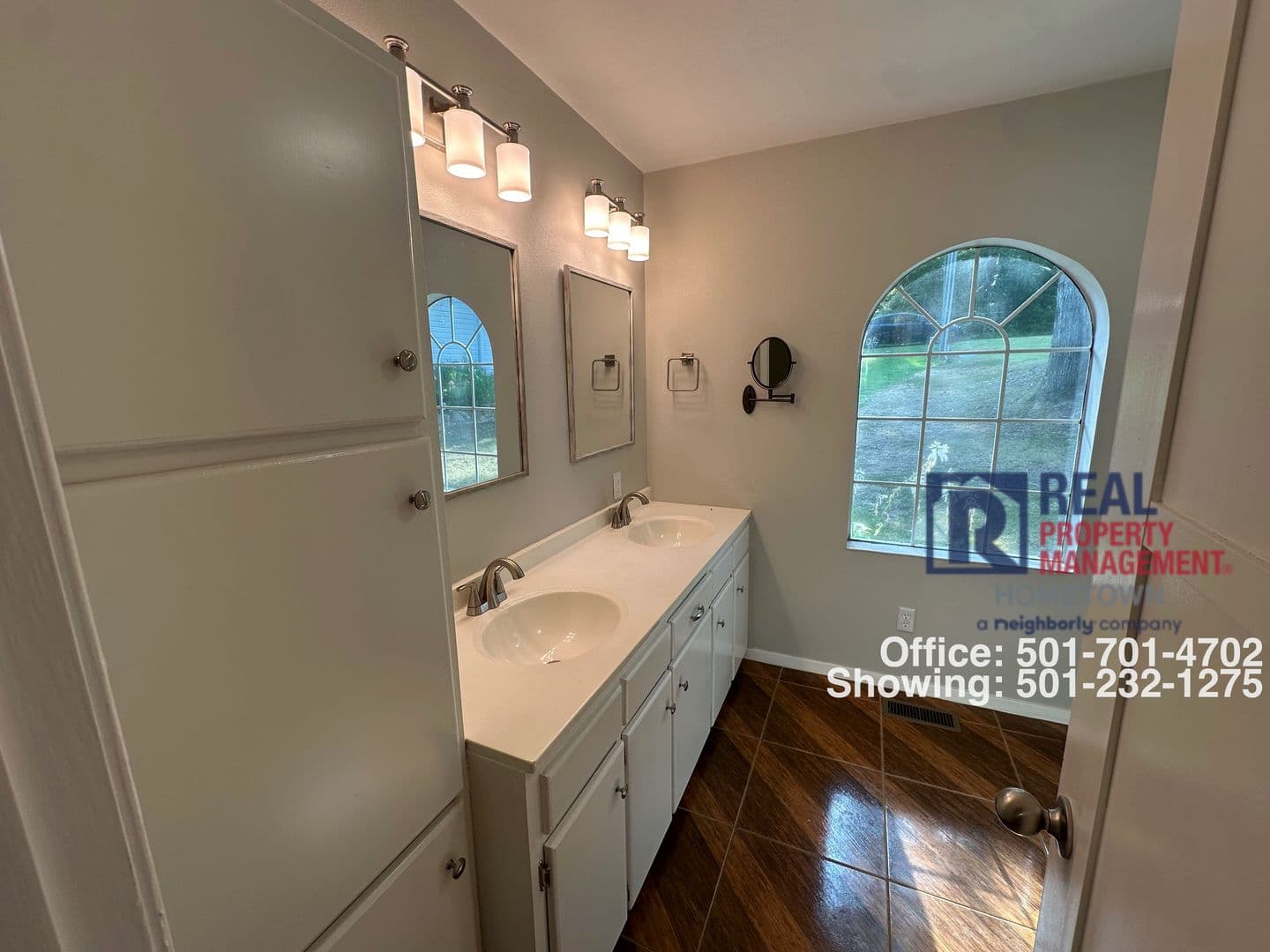 Hot Springs House: 300 West Mountain View Drive