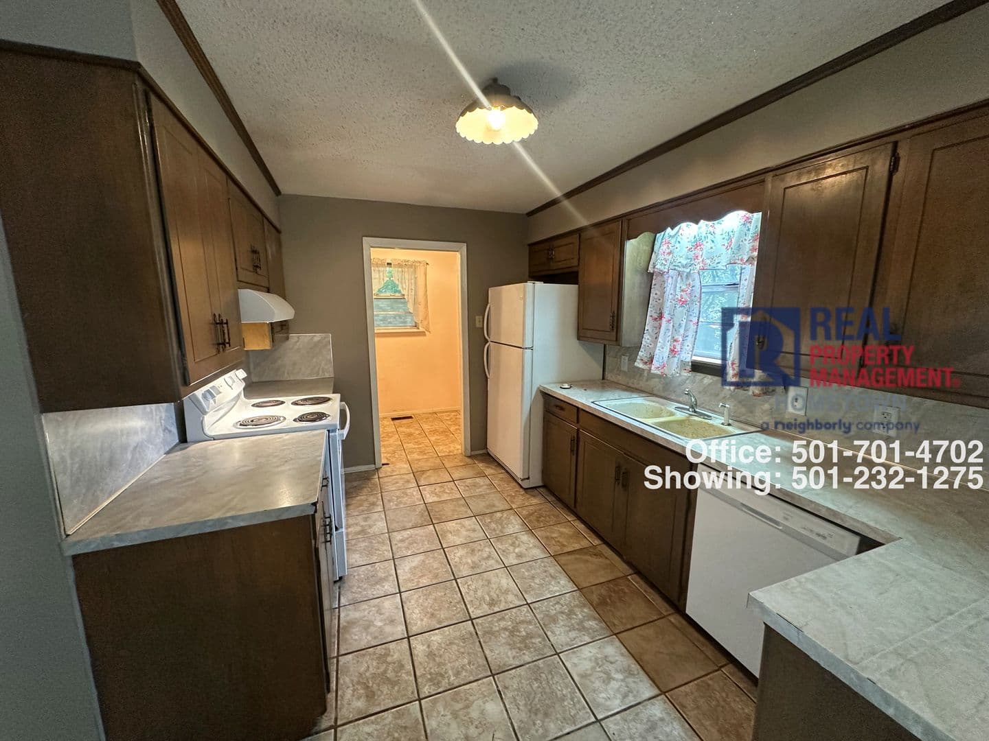 Hot Springs House: 110 Robinwood  st