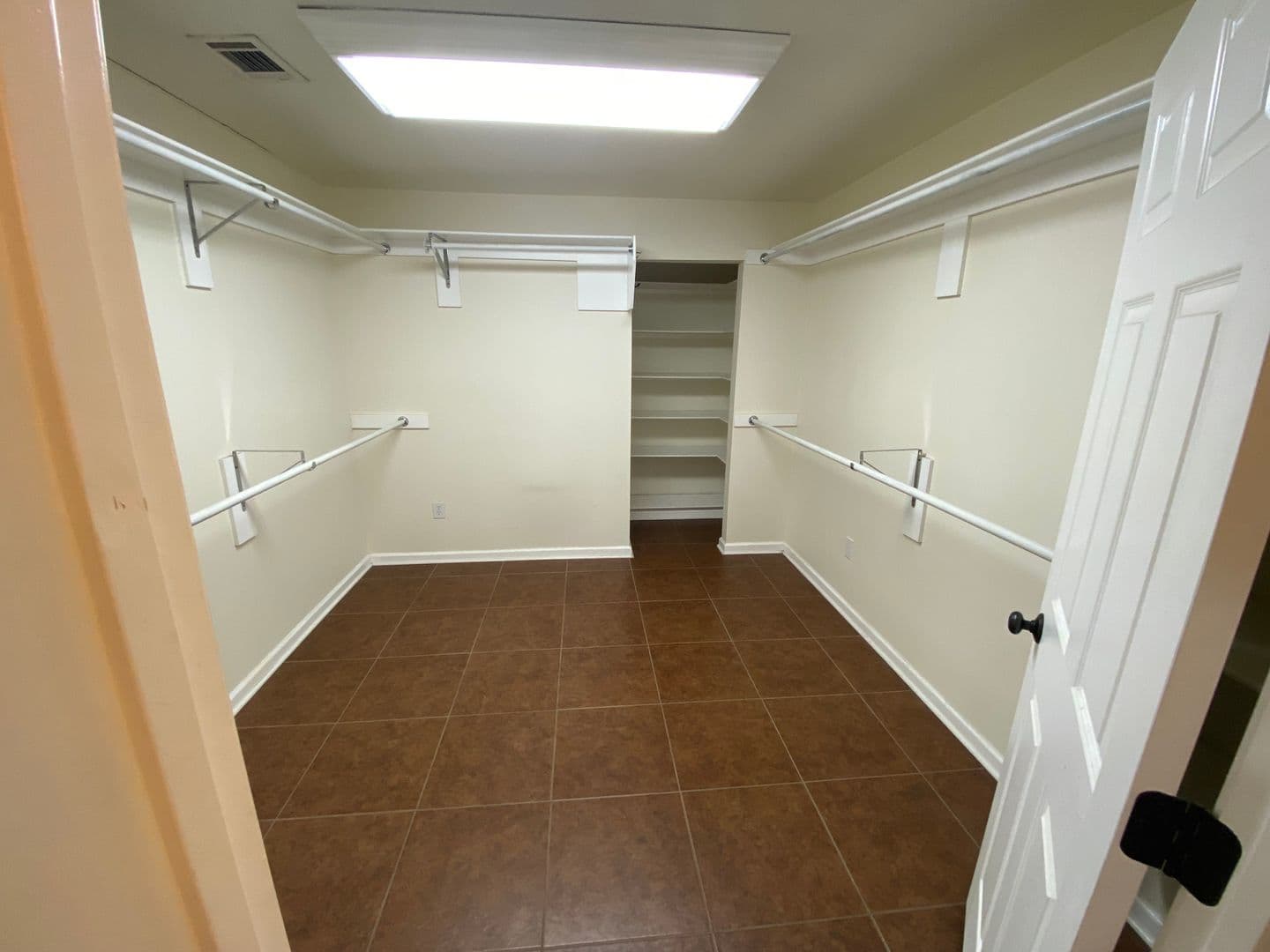 Searcy House: 1403 Doris Dr.