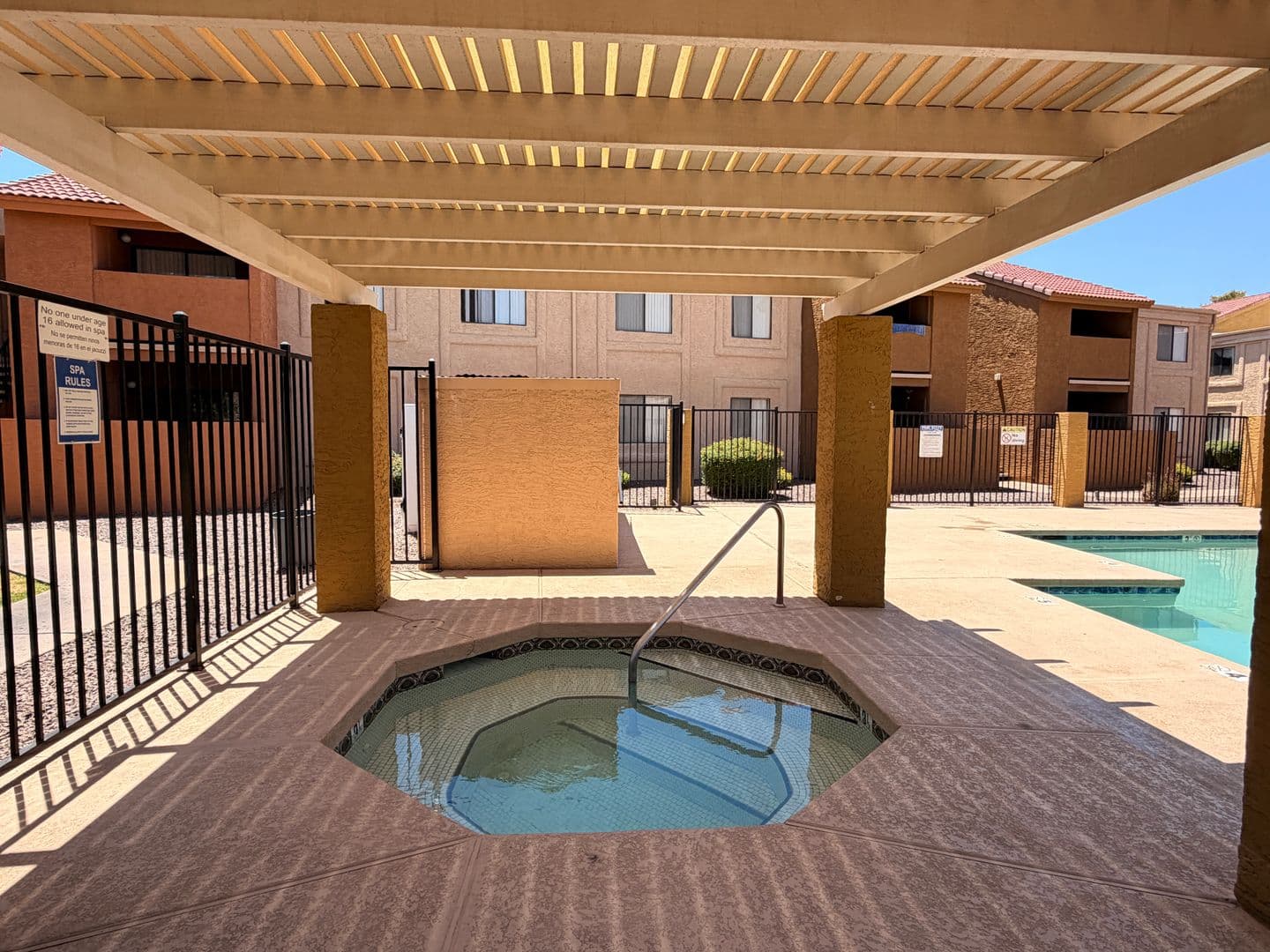 Tempe Apartment: 825 S. River Drive