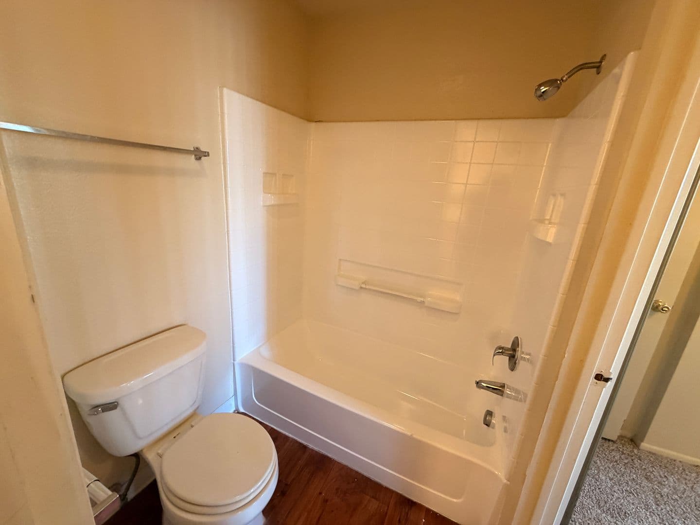 Tempe Apartment: 825 S. River Drive