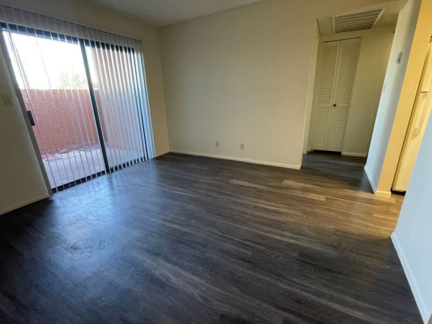 Tempe Apartment: 825 S. River Drive