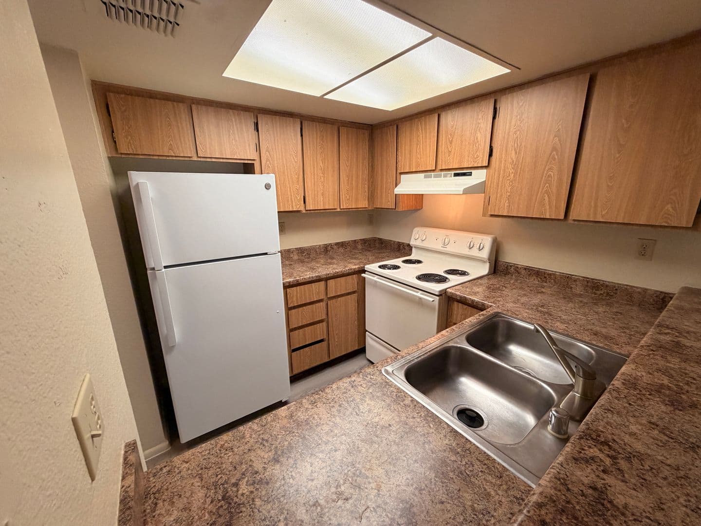 Tempe Apartment: 825 S. River Drive