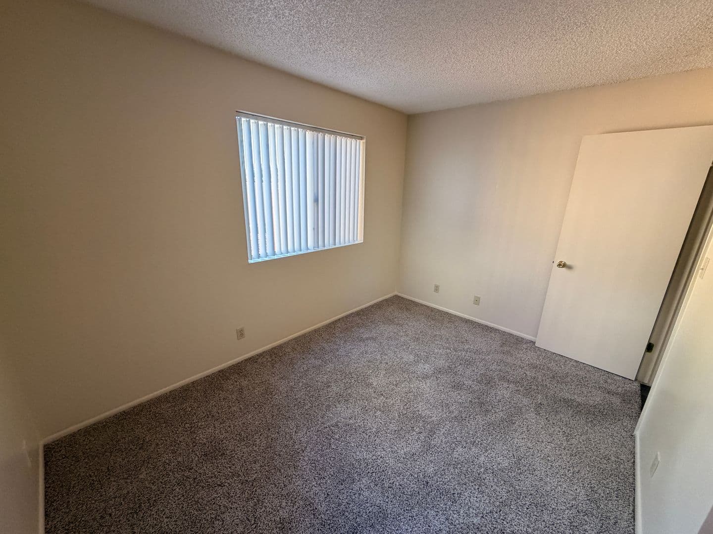 Tempe Apartment: 825 S. River Drive