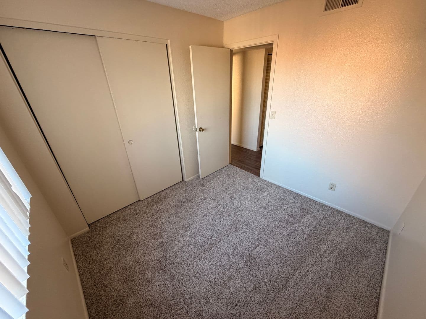 Tempe Apartment: 825 S. River Drive