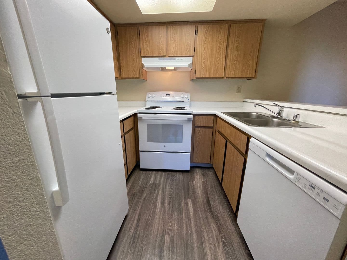 Tempe Apartment: 825 S. River Drive