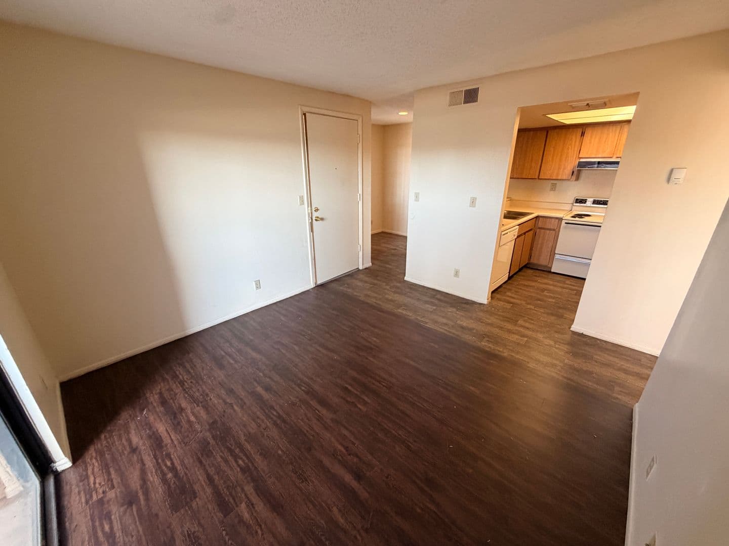 Tempe Apartment: 825 S. River Drive