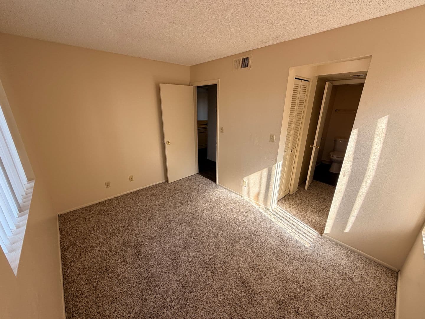 Tempe Apartment: 825 S. River Drive