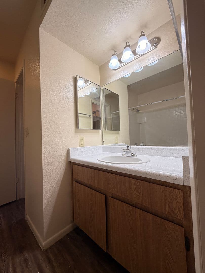 Tempe Apartment: 825 S. River Drive