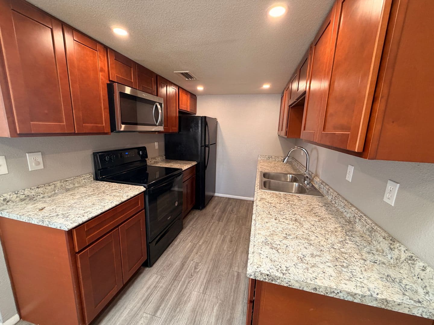 Glendale Apartment: 6527 N 67th Ave