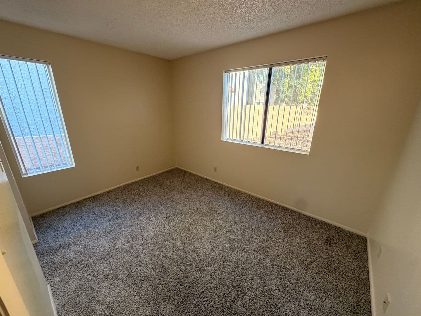 Tempe Apartment: 825 S. River Drive