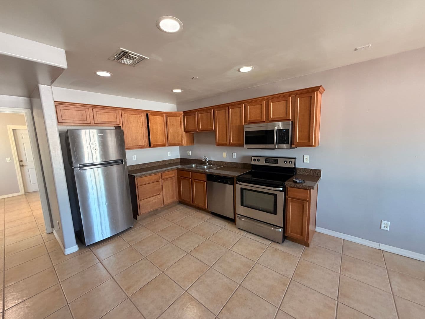 Phoenix Townhome: 17402 N 19th Ave