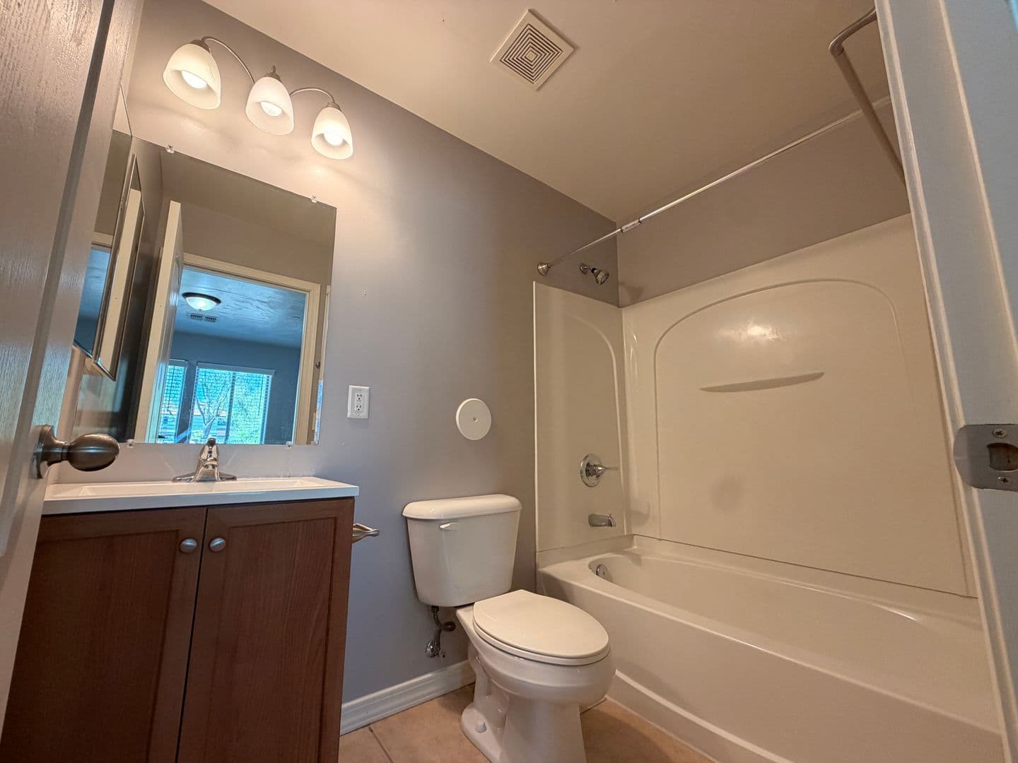 Phoenix Townhome: 17402 N 19th Ave