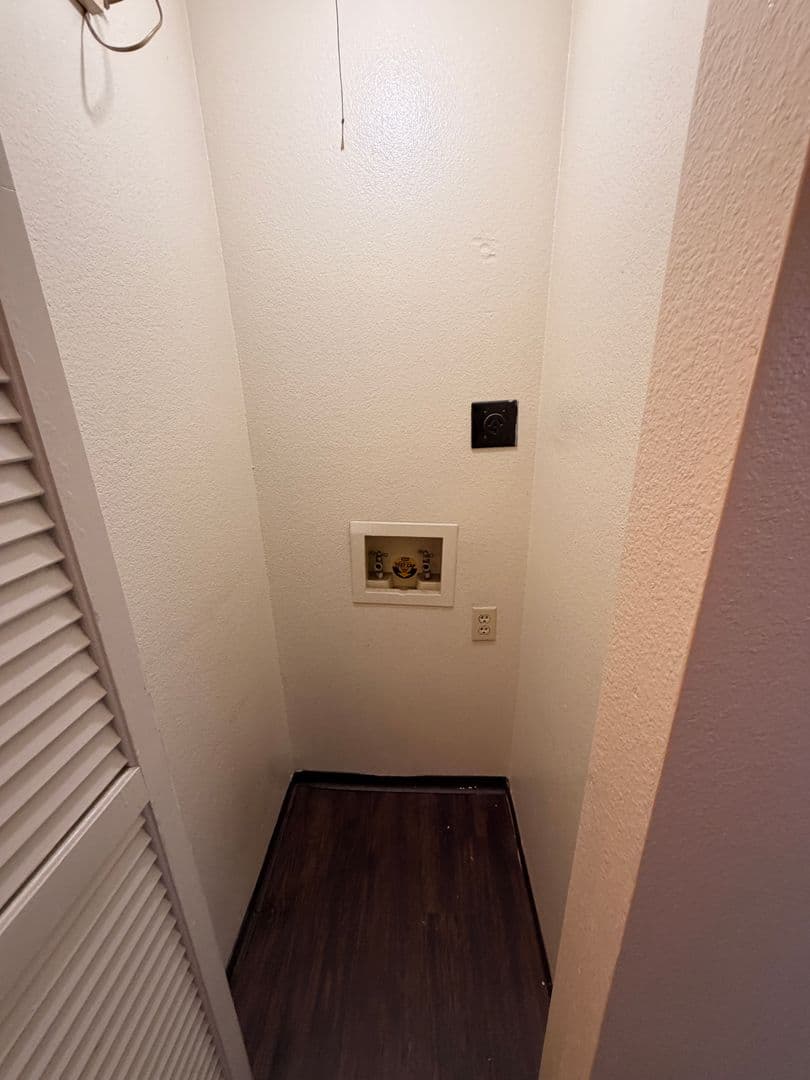 Tempe Apartment: 825 S. River Drive