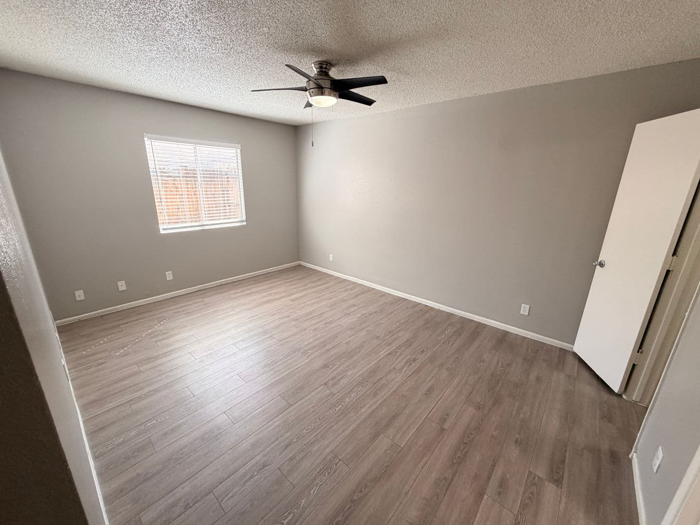 Glendale Apartment: 6527 N 67th Ave