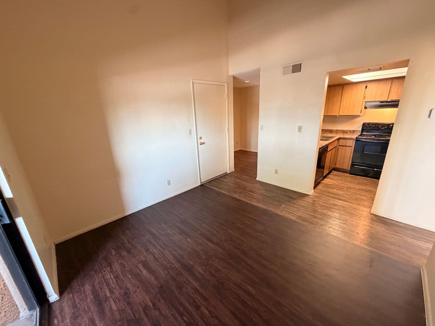 Tempe Apartment: 825 S. River Drive
