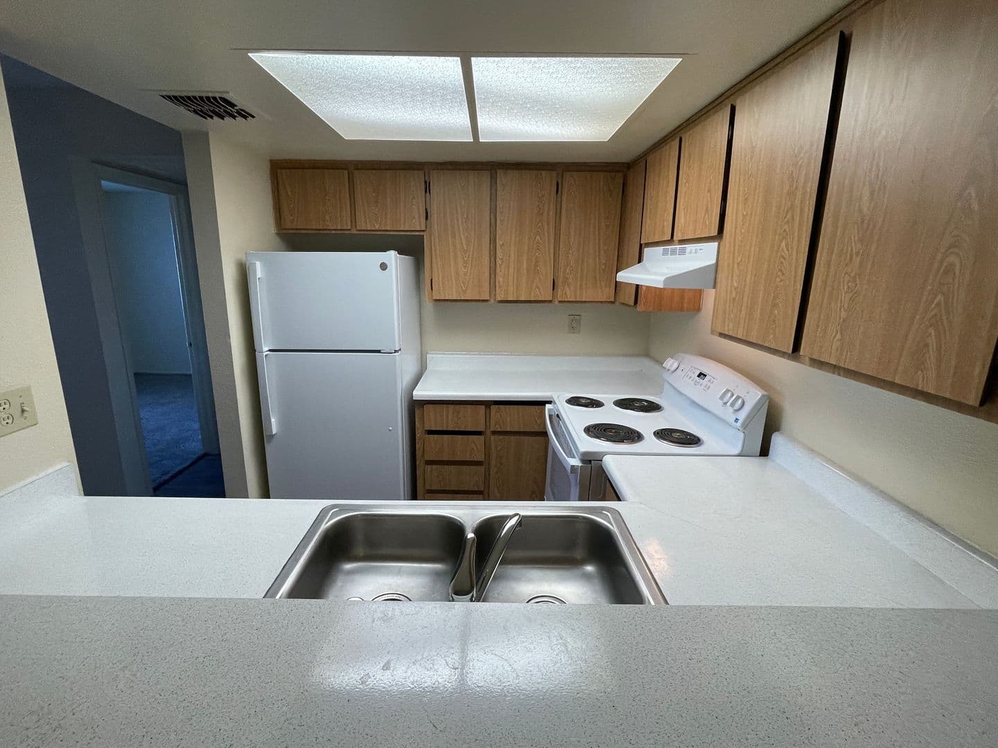 Tempe Apartment: 825 S. River Drive
