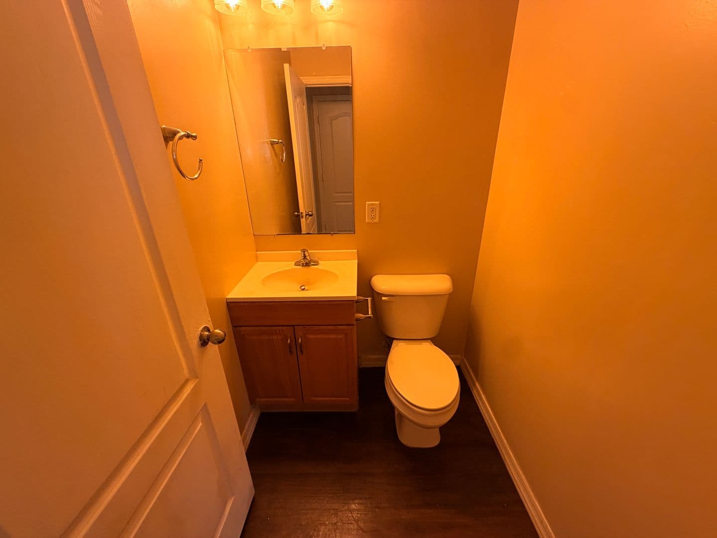 Phoenix Townhome: 17402 N 19th Ave
