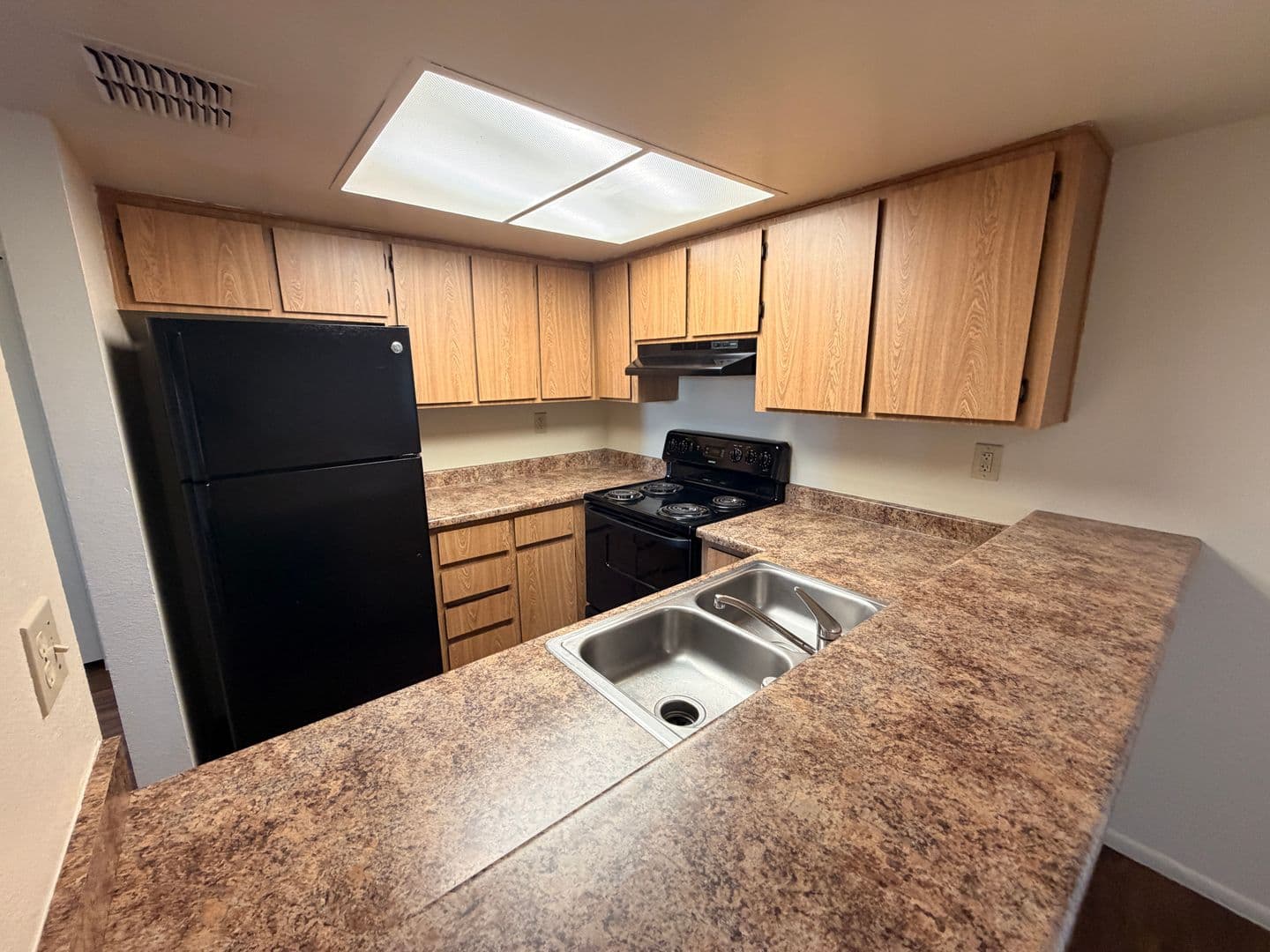 Tempe Apartment: 825 S. River Drive