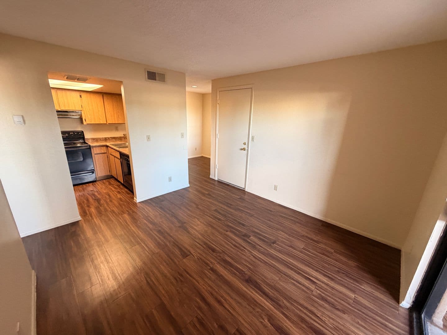 Tempe Apartment: 825 S. River Drive