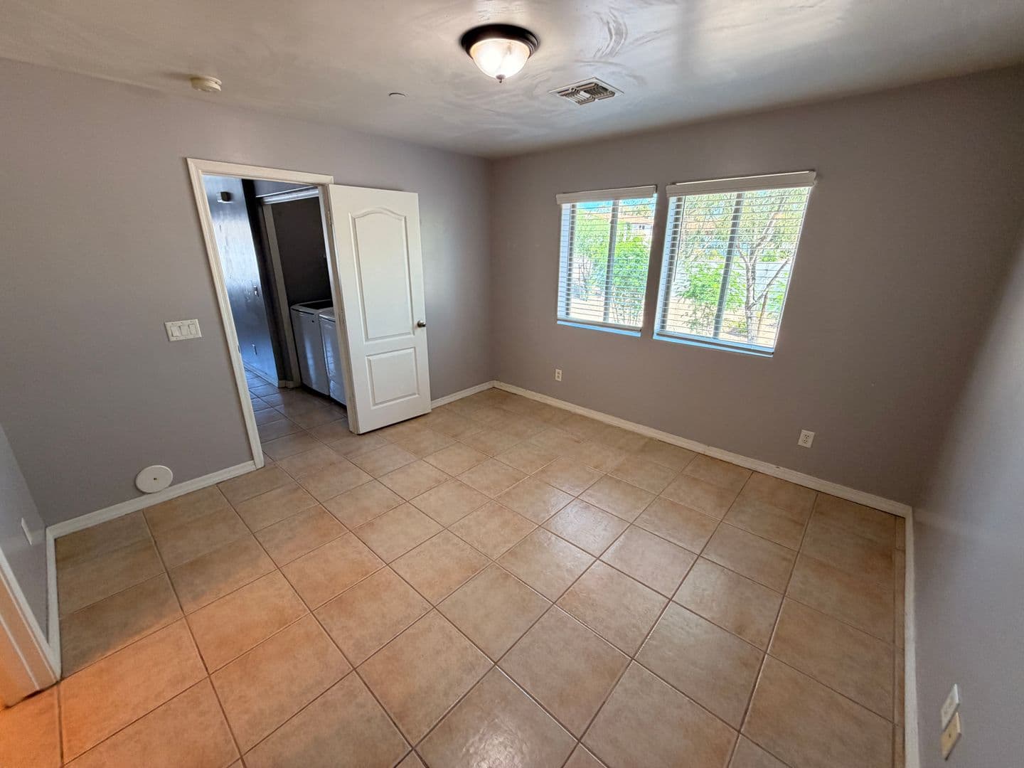 Phoenix Townhome: 17402 N 19th Ave