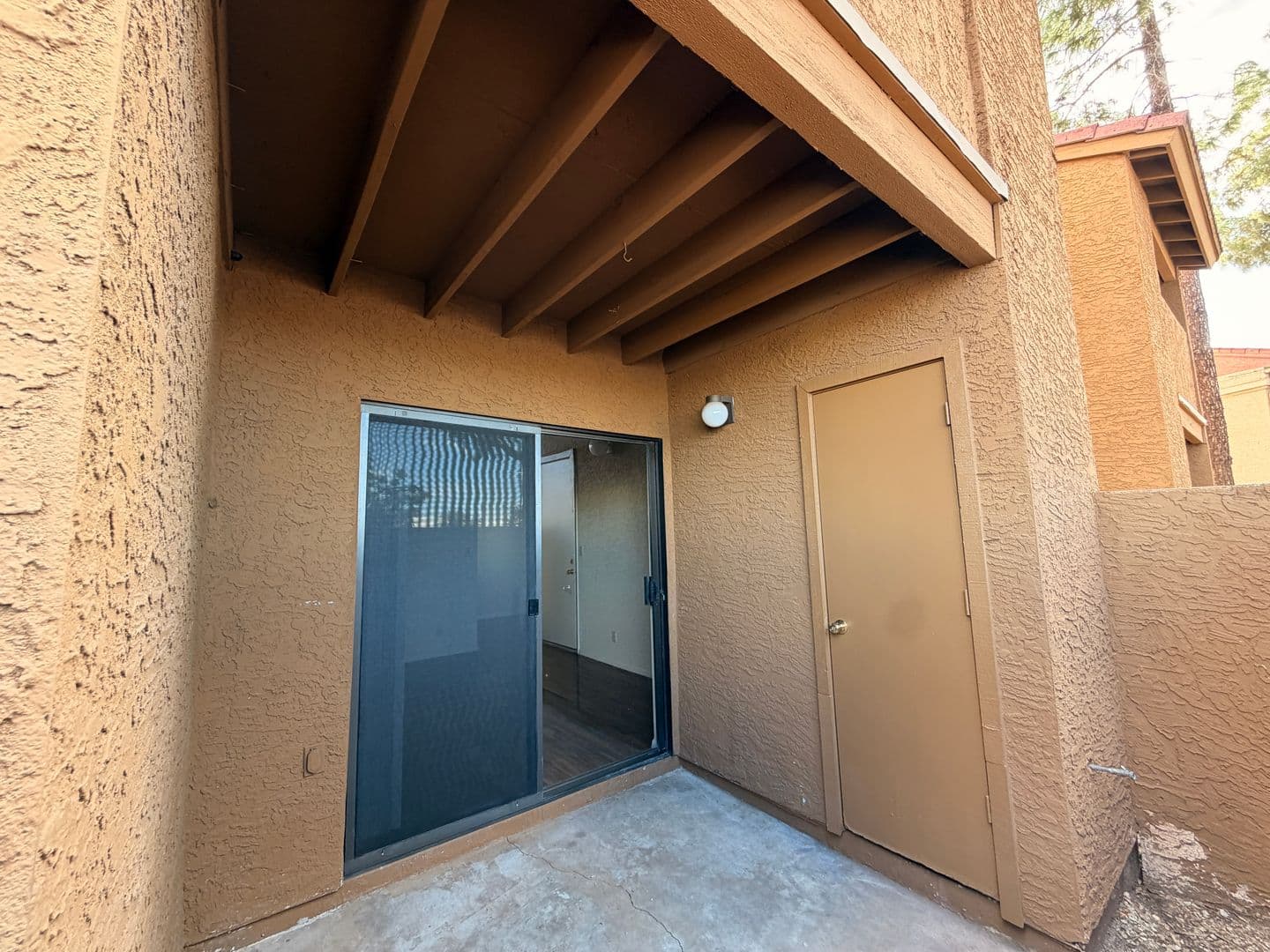 Tempe Apartment: 825 S. River Drive