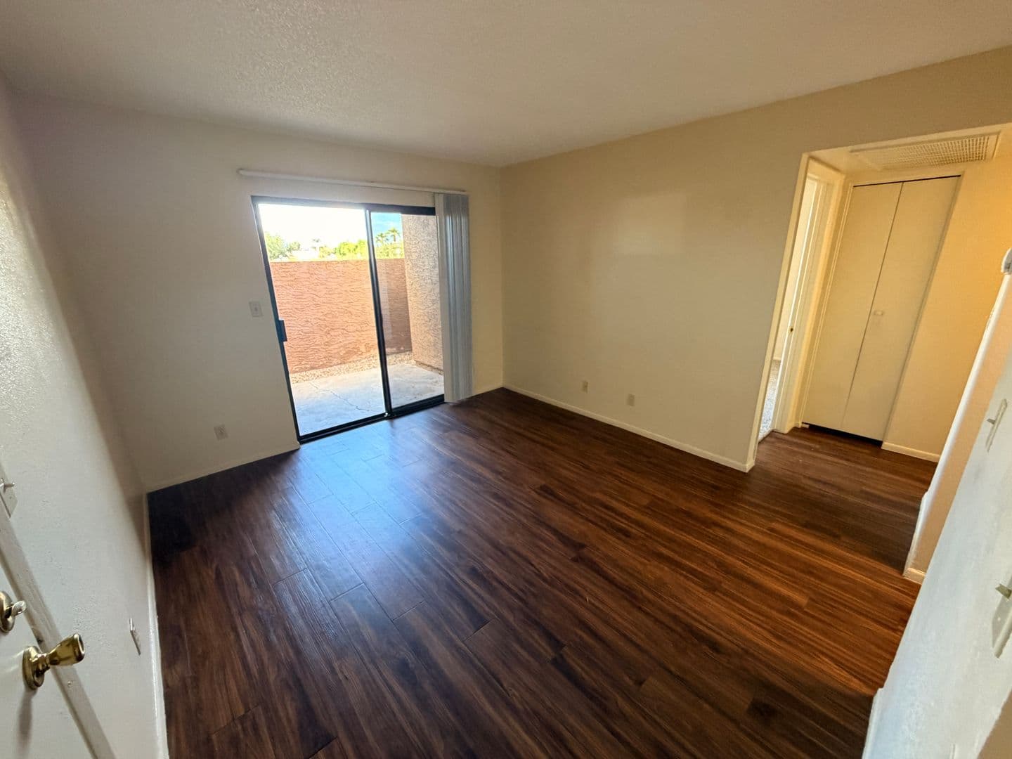 Tempe Apartment: 825 S. River Drive