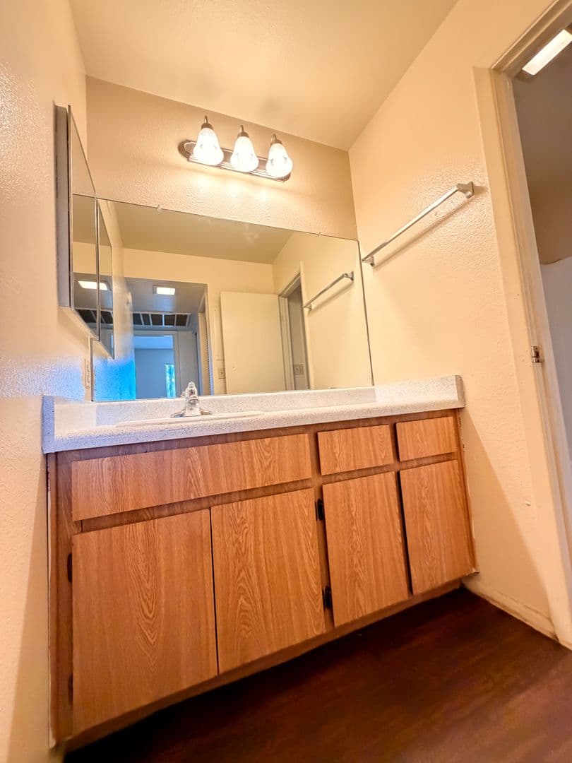Tempe Apartment: 825 S. River Drive
