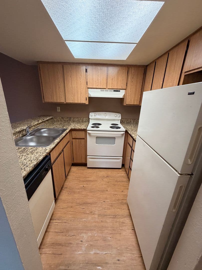 Tempe Apartment: 825 S. River Drive