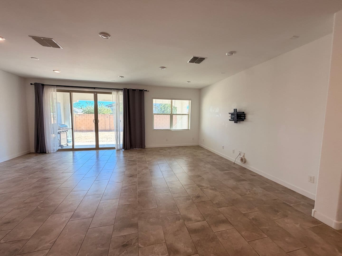 Surprise House: 12821 N 145th Ln