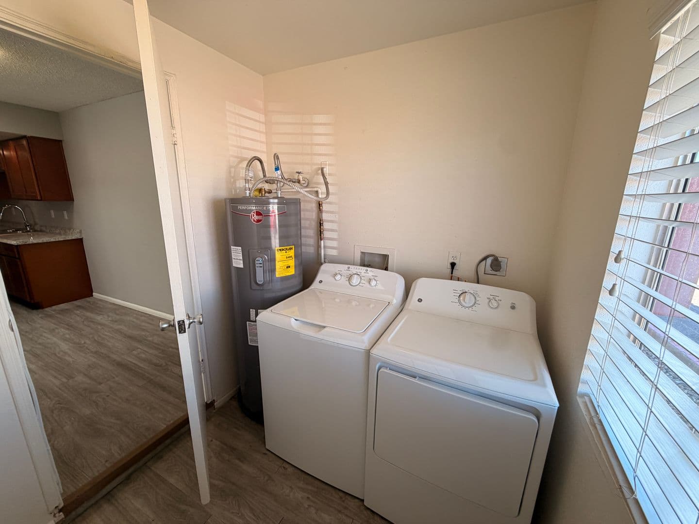 Glendale Apartment: 6527 N 67th Ave