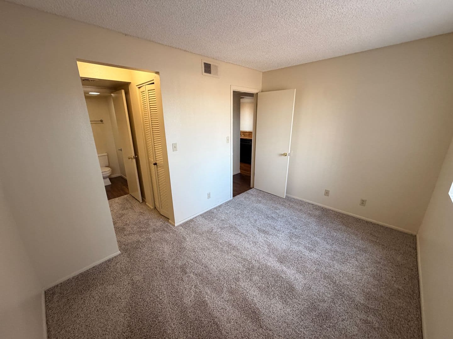 Tempe Apartment: 825 S. River Drive