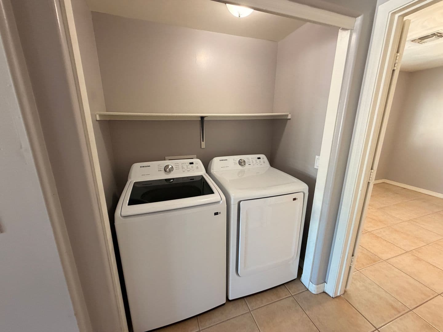 Phoenix Townhome: 17402 N 19th Ave