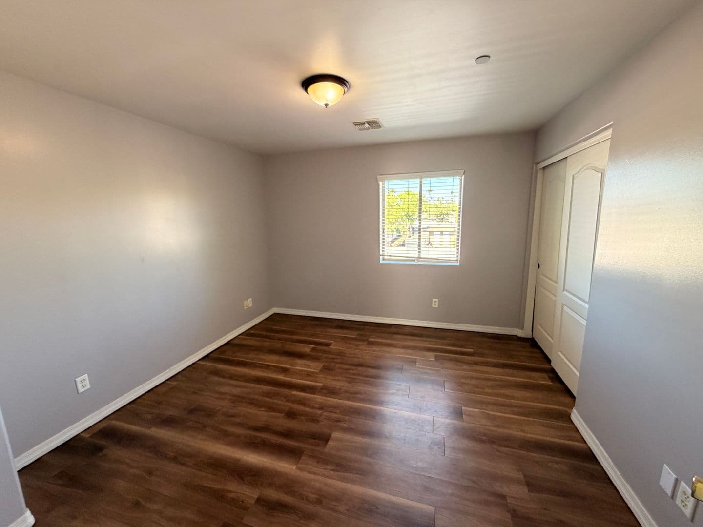 Phoenix Townhome: 17402 N 19th Ave
