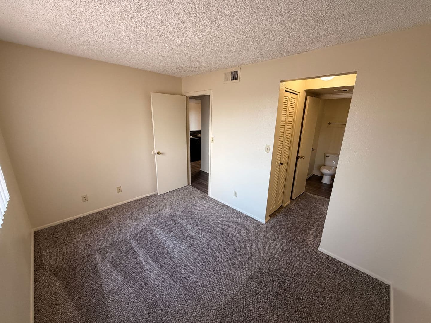 Tempe Apartment: 825 S. River Drive