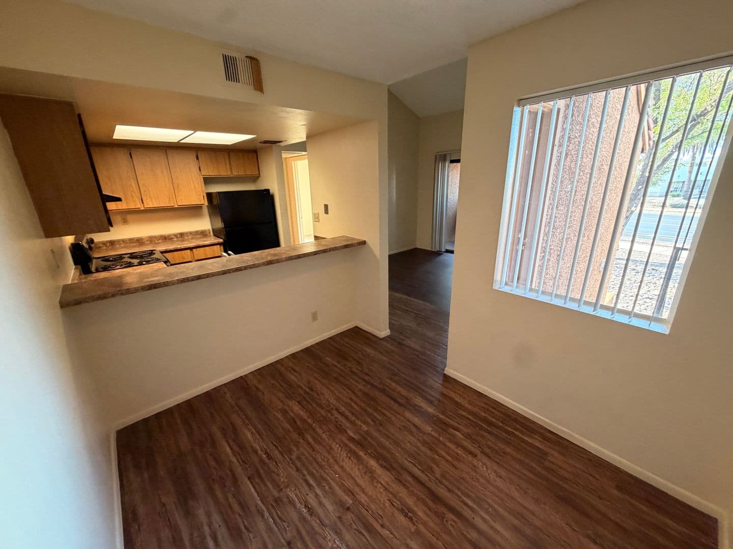 Tempe Apartment: 825 S. River Drive