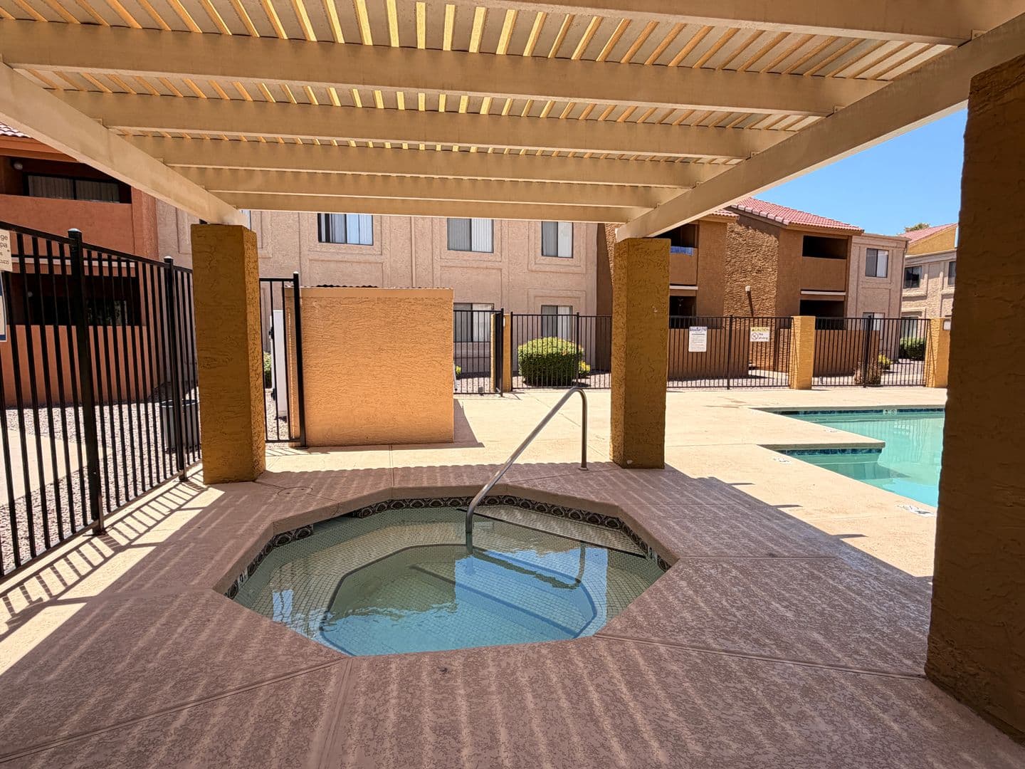 Tempe Apartment: 825 S. River Drive
