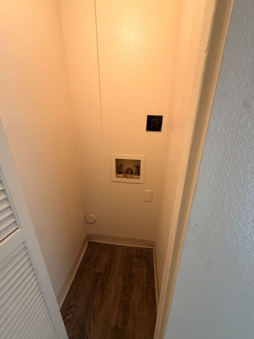 Tempe Apartment: 825 S. River Drive
