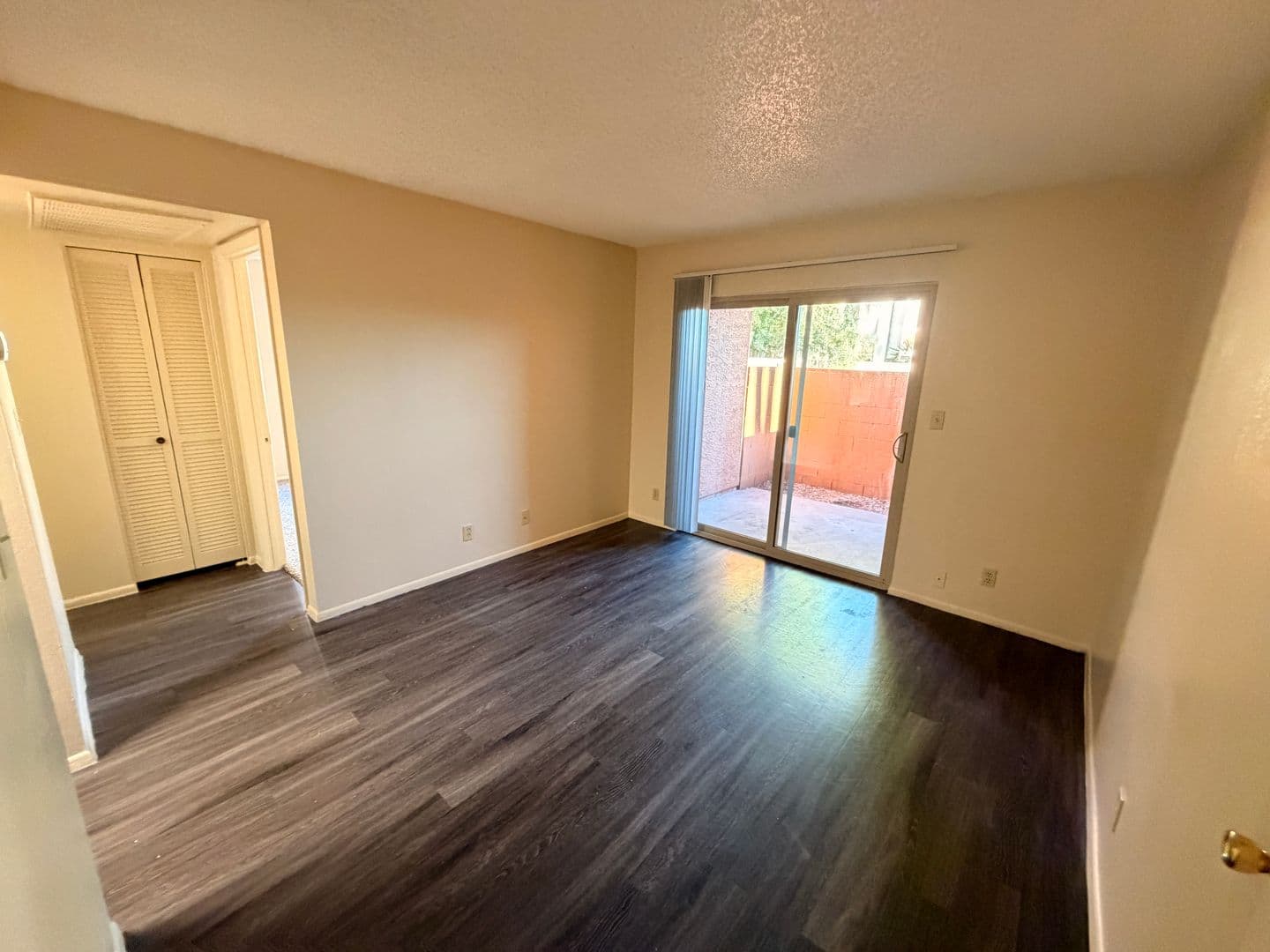 Tempe Apartment: 825 S. River Drive