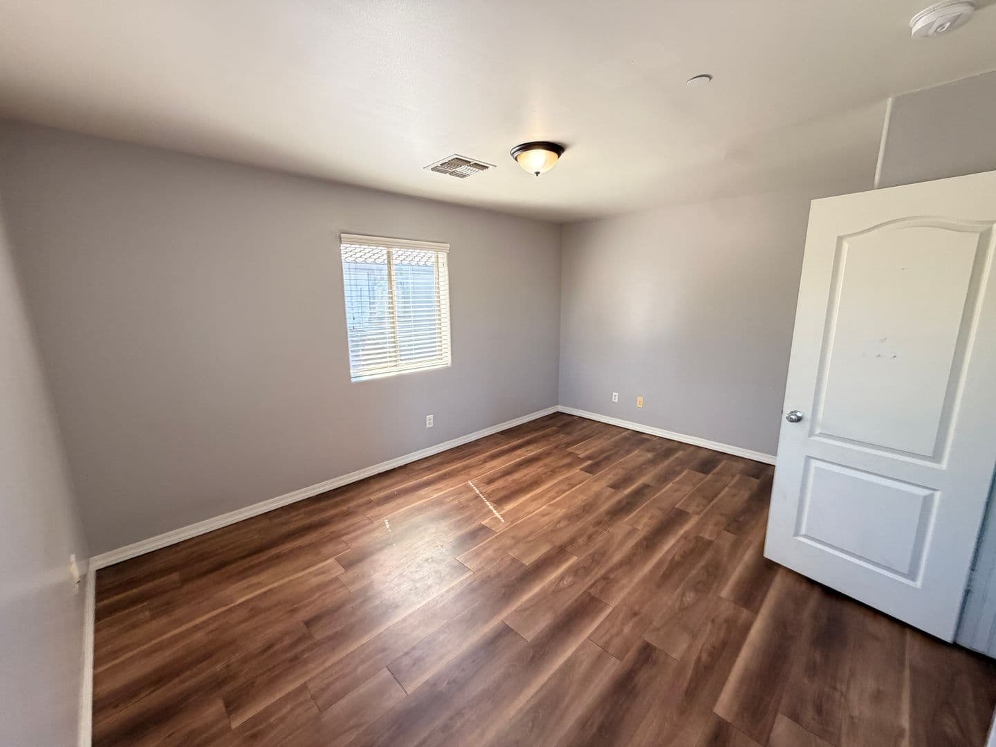 Phoenix Townhome: 17402 N 19th Ave