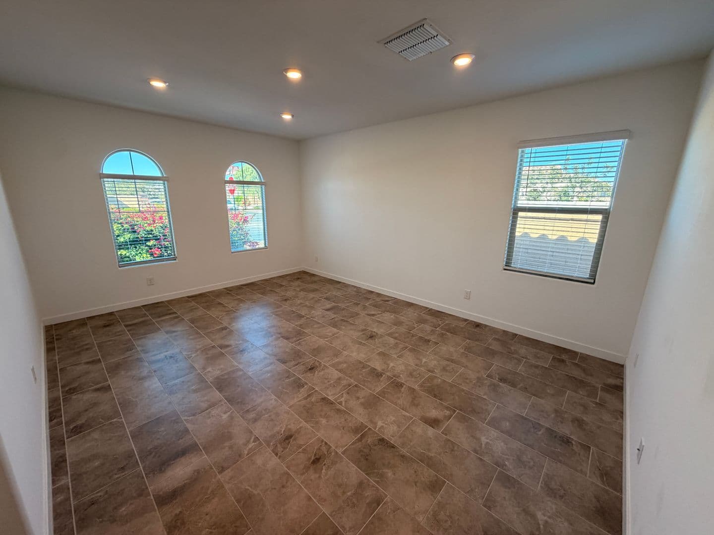 Surprise House: 12821 N 145th Ln
