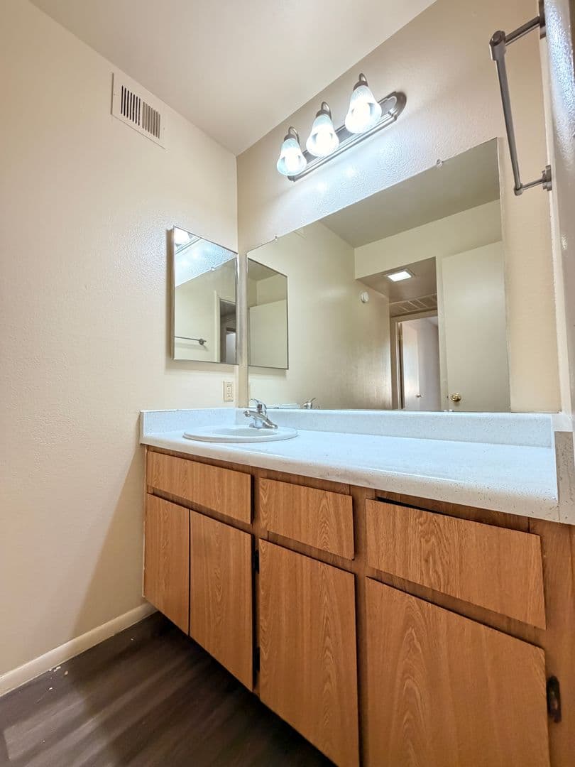 Tempe Apartment: 825 S. River Drive