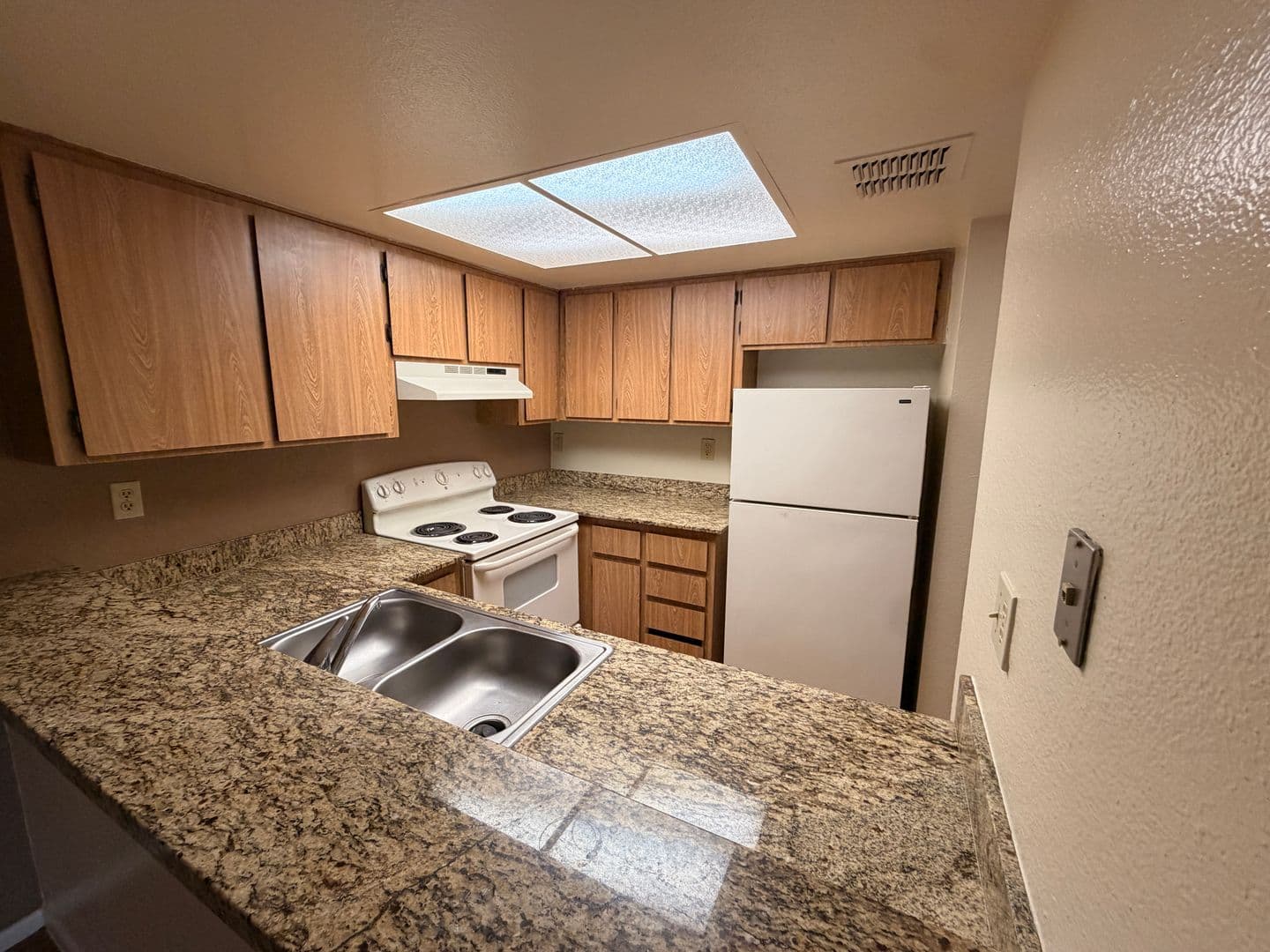 Tempe Apartment: 825 S. River Drive